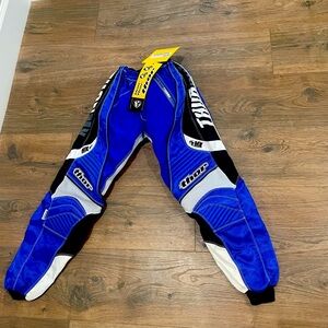Thor Youth size 4 dirt bike pants. Never been worn.